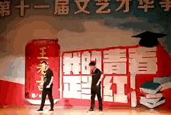 爆笑GIF: 就算有满满一嘴的胡子渣, 也挡不住你绝美的容颜!