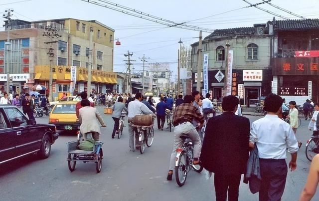 1999年馆难，美军共投了5颗炸弹，唯独大使居住的官邸那颗没爆炸，是美国有意所为