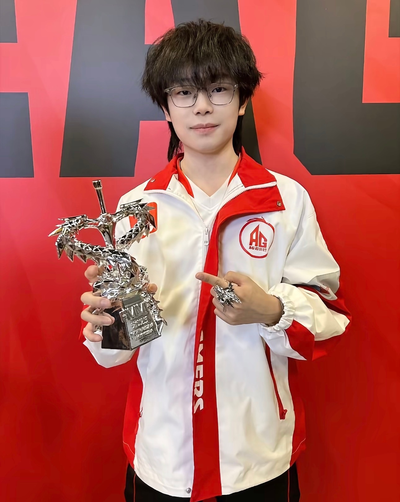 AG钟意重回首发钟意，你真的回来了！我不管什么版本答案，也不管什么历史胜率。我只