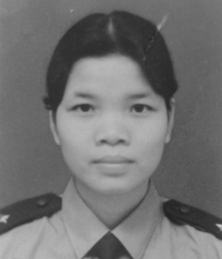 “你还是人吗？她才22岁！”1997年，广东22岁女警严婷在值守夜班时，发现一名