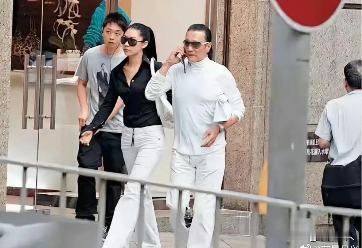谢贤为女友卖掉劳斯莱斯，这老爷子一辈子没亏待过女人！当年小女友Coco投资失