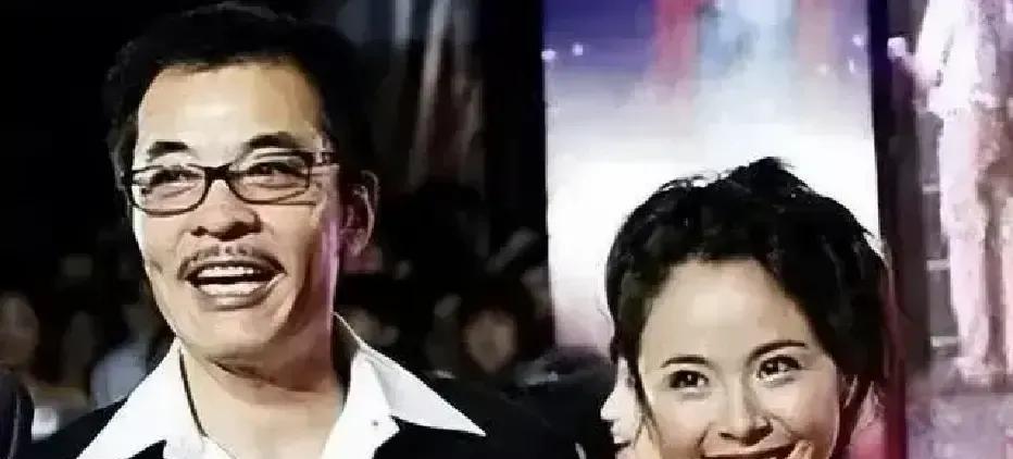 64岁刘威，三场恋爱教会他的不是爱情。而是逃跑。他当年拽着20岁女友的手要私