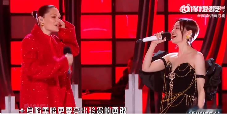 串台了以为结石姐又去歌手了《亚洲新声》真有你的！请结石姐和张靓颖来，直接把氛围
