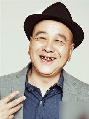 《主角》里那个廖耀辉，演得让人隔着屏幕都想抽他。看完我就纳闷，这人看着这么面生