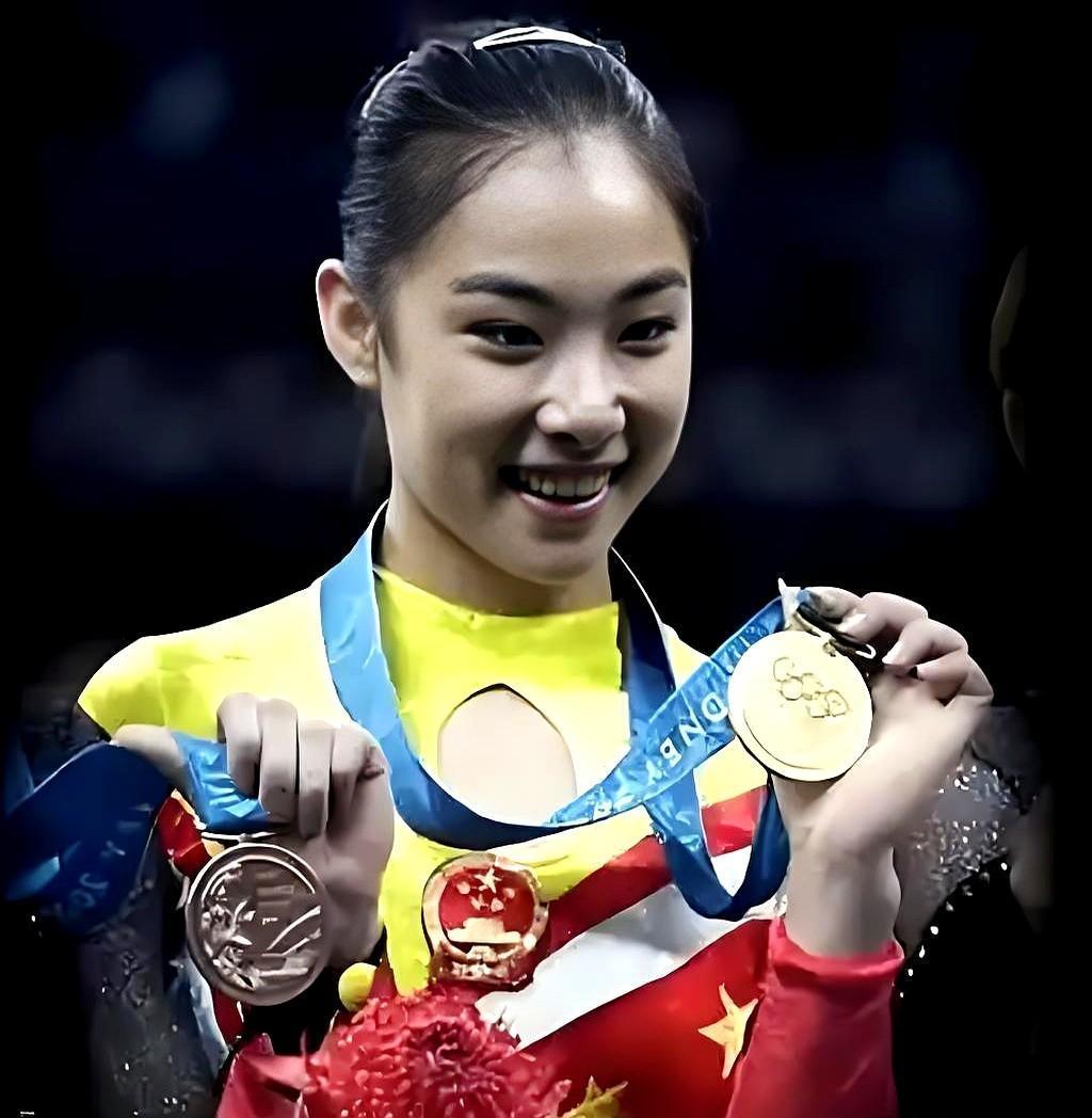 十五运接近尾声。想起2000年悉尼奥运，湖南6人拿7金，占中国代表团四分之一，那