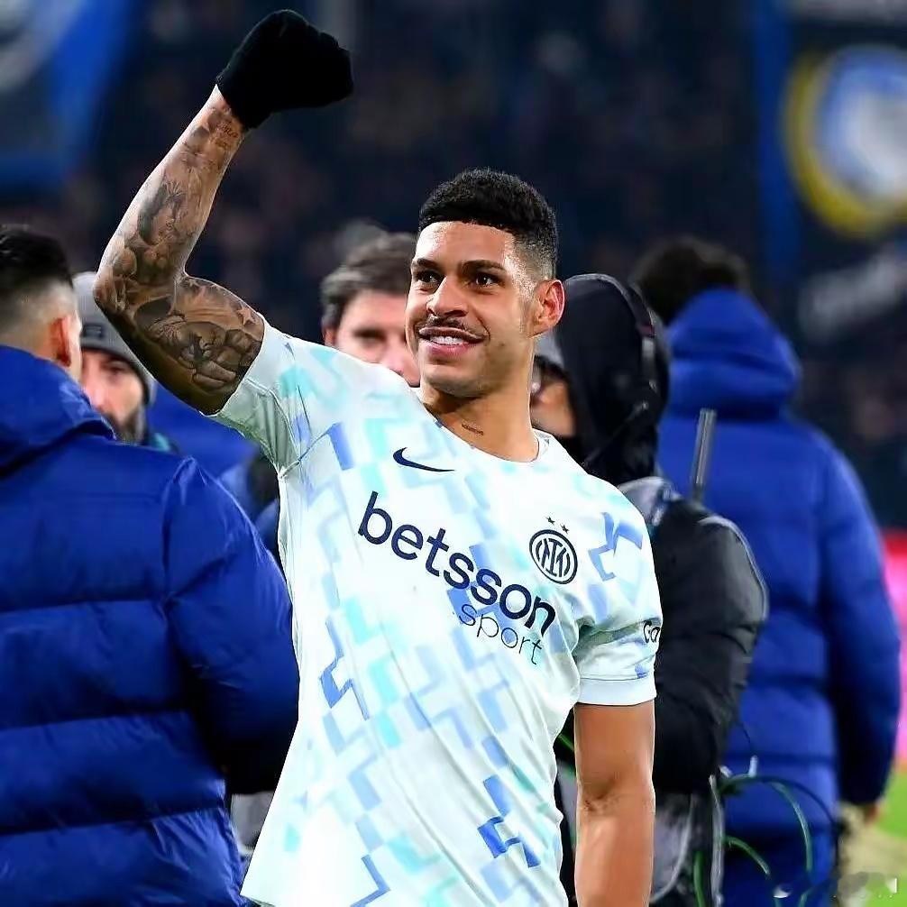 国米主帅齐沃这次是真急了！据说在管理层会议上直接摊牌，不想再妥协，强烈要求俱乐部