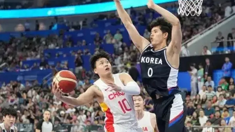 韩国男篮这个烟幕弹几乎骗了所有人！赛前的韩国队哀鸿一片，两大主力伤退，都以为吕