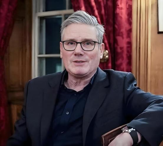 英国首相斯塔默“投喂”给了世界三句话！第一句：中国不是“正在崛起”，是“已经崛