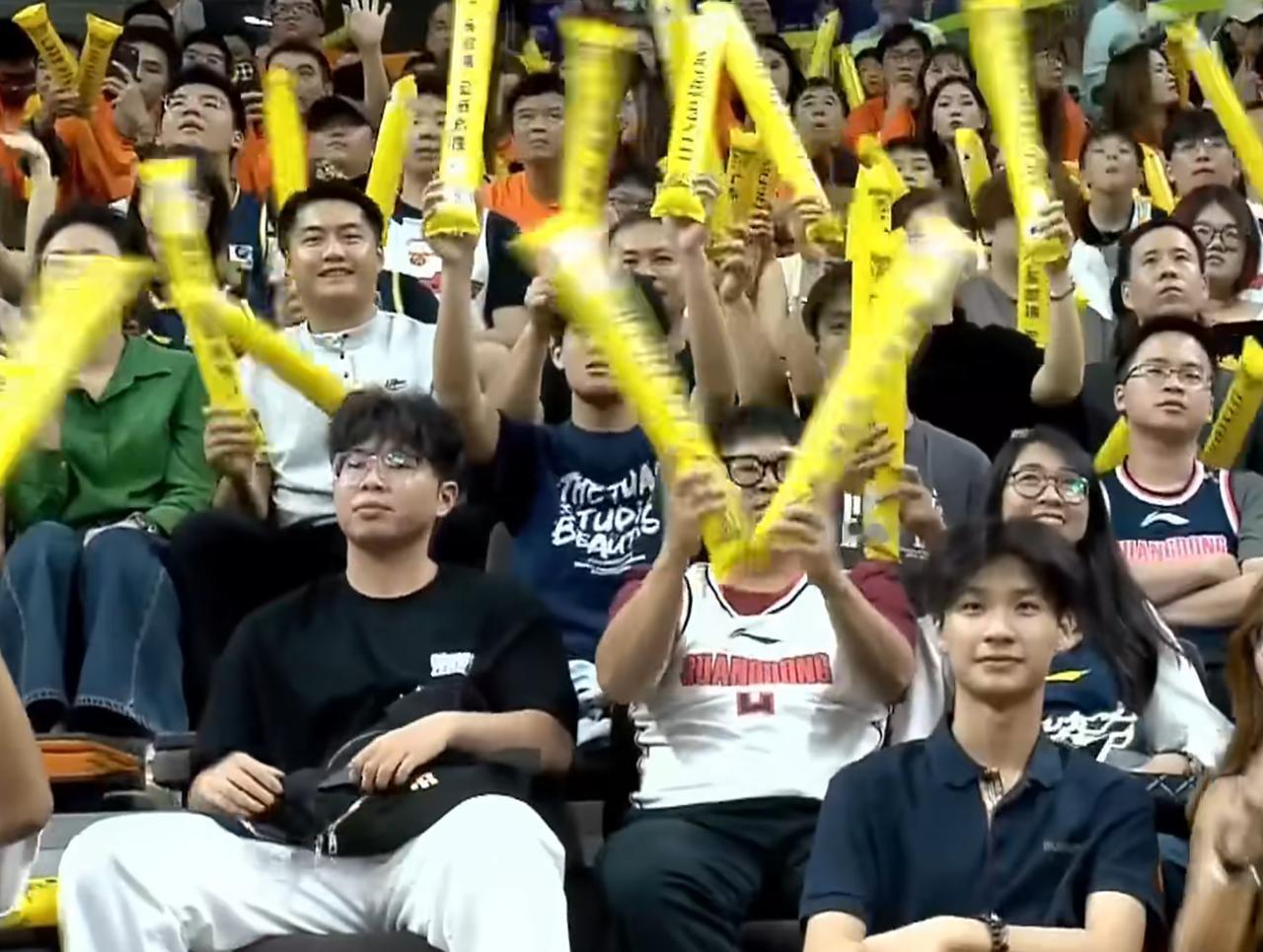 广东队主场爆棚，陈海涛乐开了花！CBA季后赛粤穗对决第三回合，真的要来了！这场