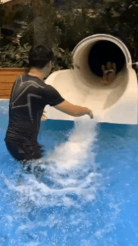 小哥哥笑的嘴都合不上了