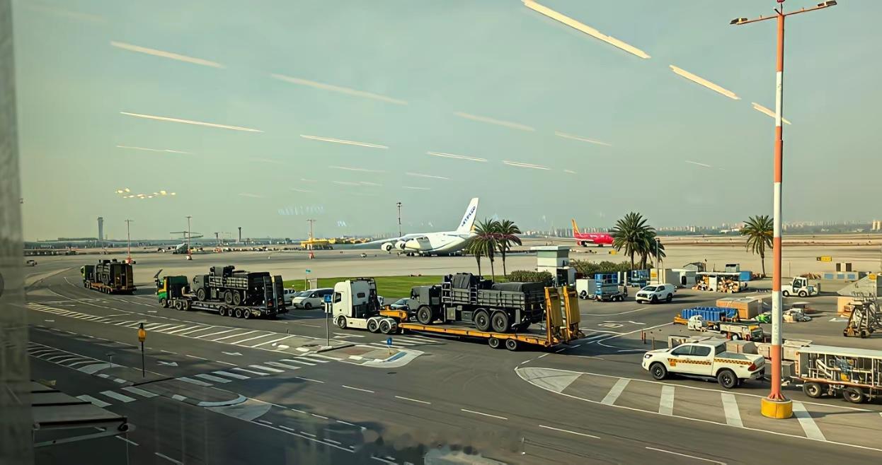 以色列开始援助乌克兰武器弹药了，乌克兰安-124大型运输机，已经抵达以色列首都特