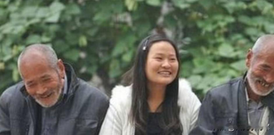 1988年，安徽一夫妻生下女儿不想要，连夜送给村里的光棍兄弟，谁知，兄弟俩如获至