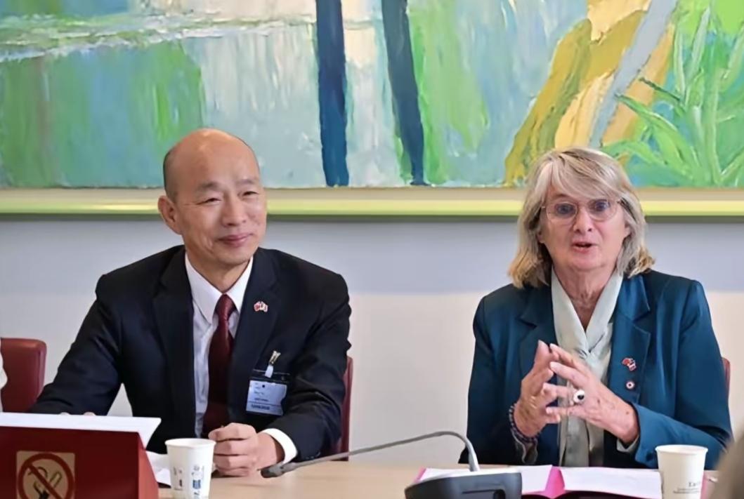 韩国瑜高喊“绝不投降”为那般？韩国瑜一行台湾政客参访英国国会，