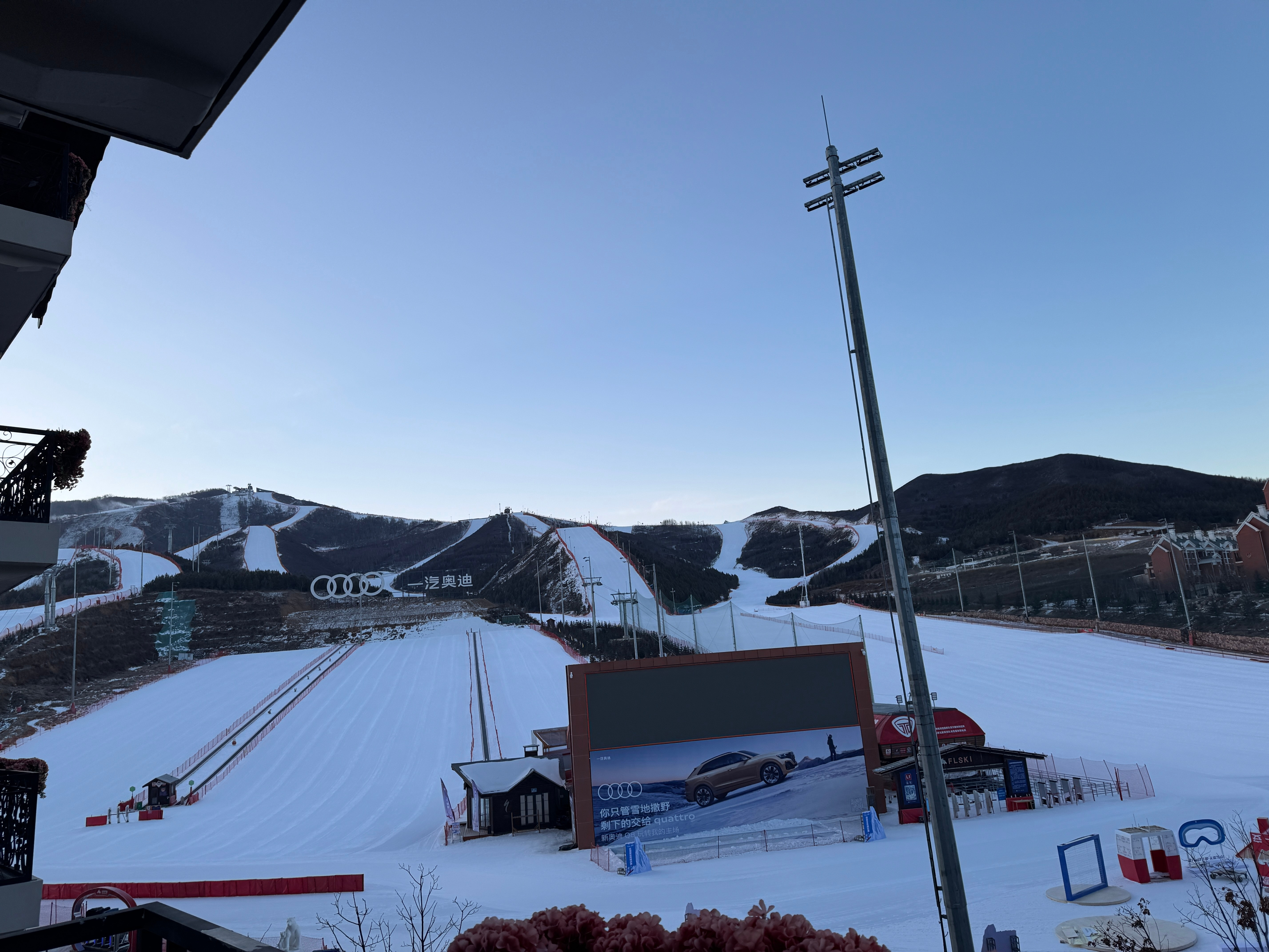 工作日顶门的快乐谁懂啊！！我的邪修是：七点起床顶门，滑到十点多吃早餐（十点半闭