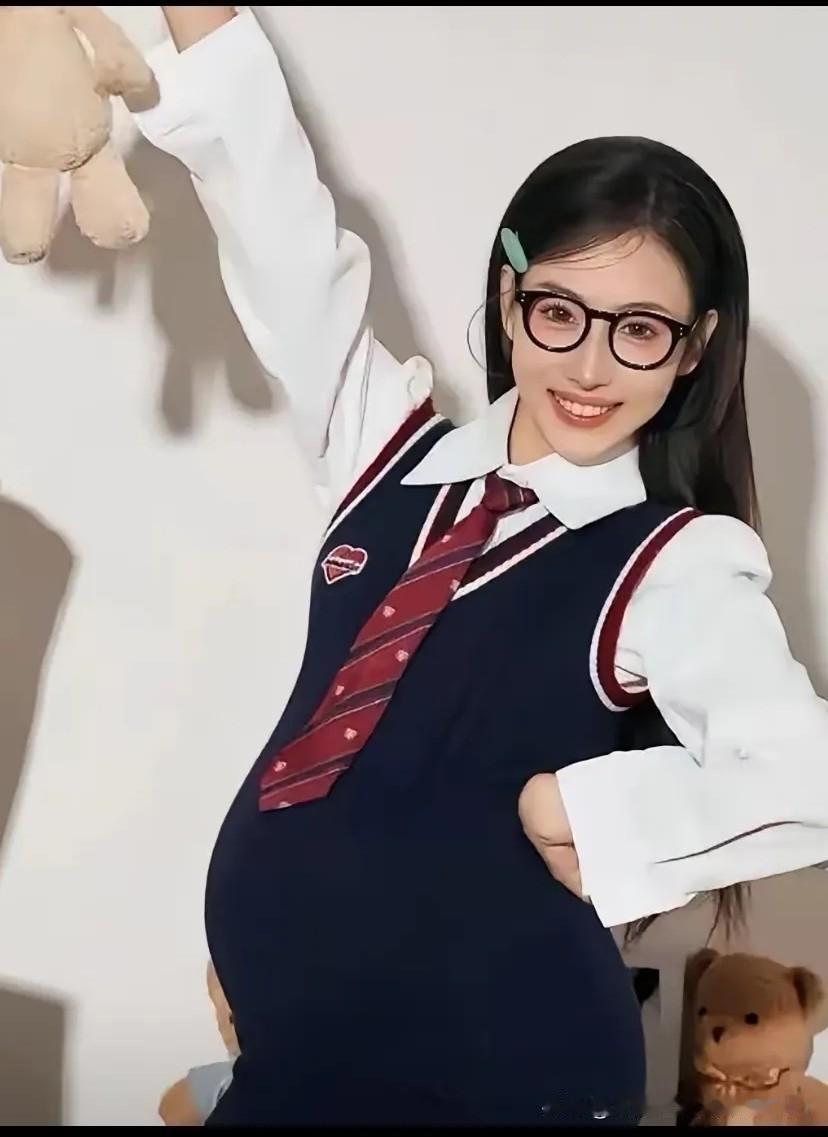 南京师大一个大二师范专业女生，查出怀了三胞胎。她体育系男友一家知道后，连夜开六小