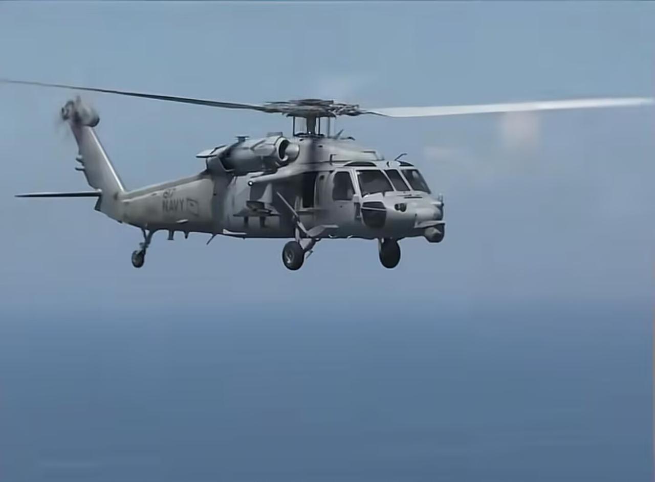 美军2架舰载机在南海坠毁,和中国有关系吗?有两大可能性?美军最近在南海可太丢人了