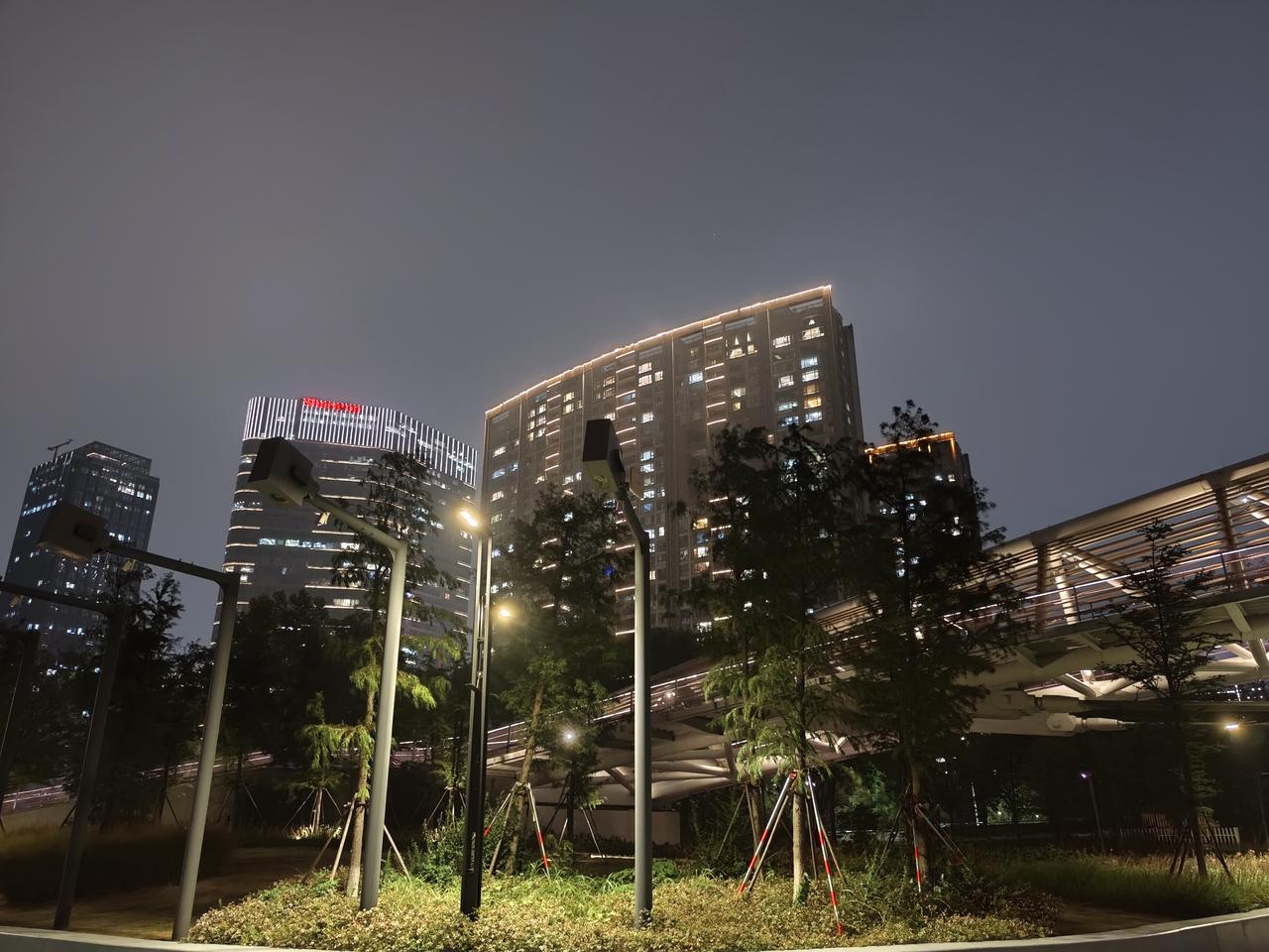 杭州楼市版图要扩张了吗杭州绕城都到绍兴了，二绕都到越城区了，发展真的是太快了。