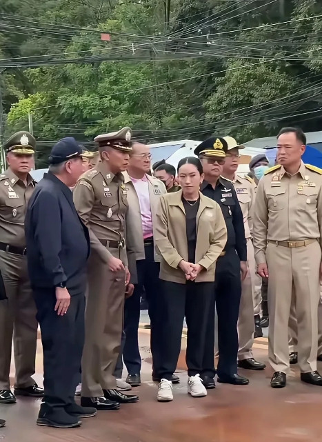 震撼！泰国击毙柬埔寨将领，明确停火条件！今天，柬埔寨再度遭遇泰国重击，不仅皇家