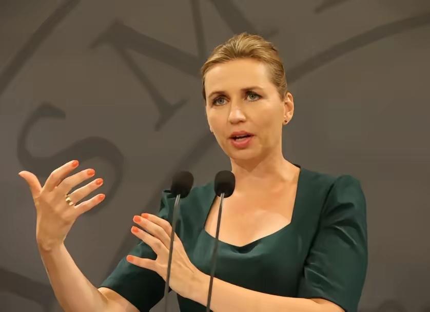 谁也没想到，格陵兰岛这个看似无解的“死局”，竟然被丹麦女首相用一种“自我阉割”的