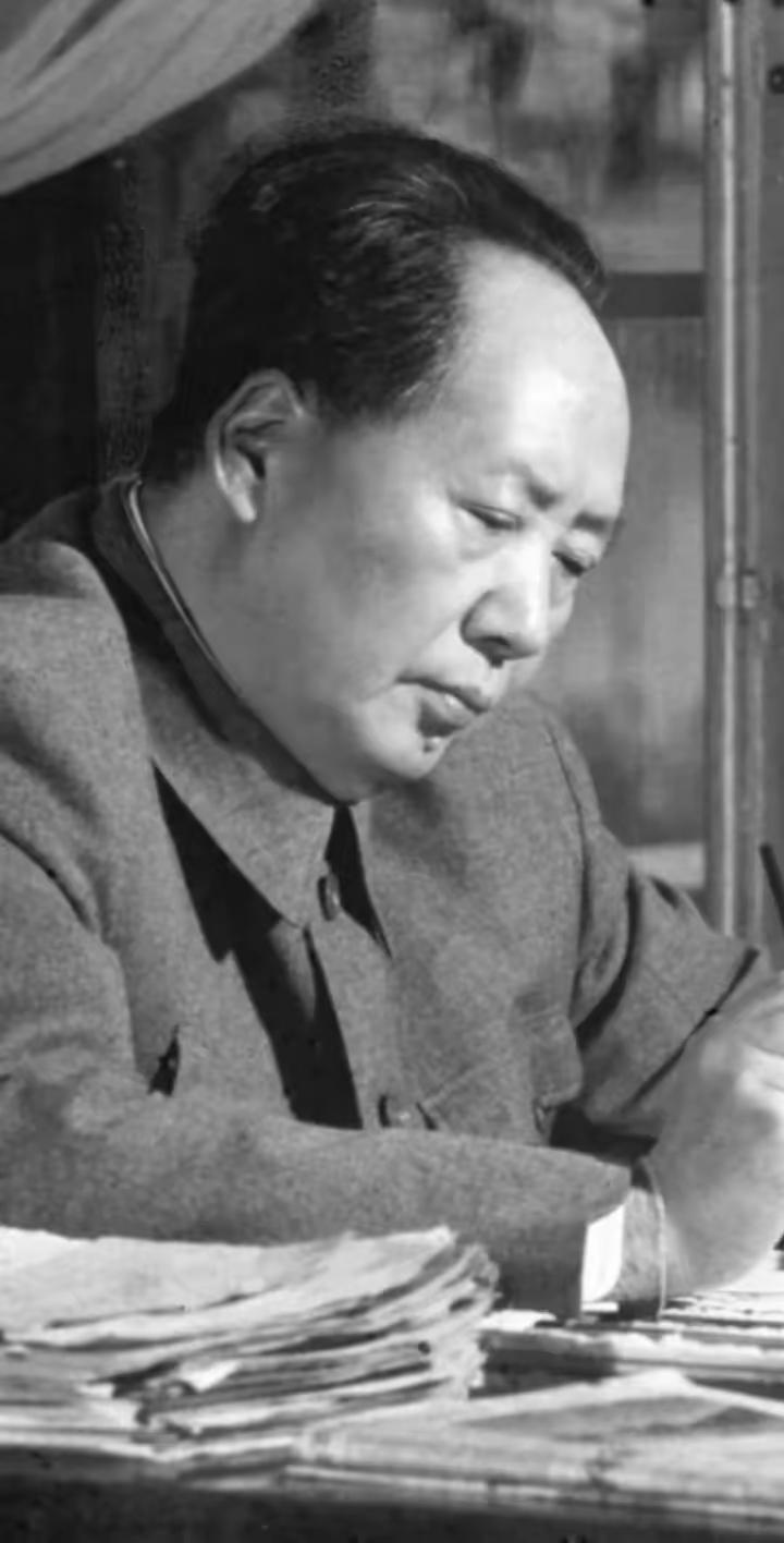 圣诞再热闹，别忘12月26日：救中国的从不是耶稣商场里圣诞歌循环播放，街头