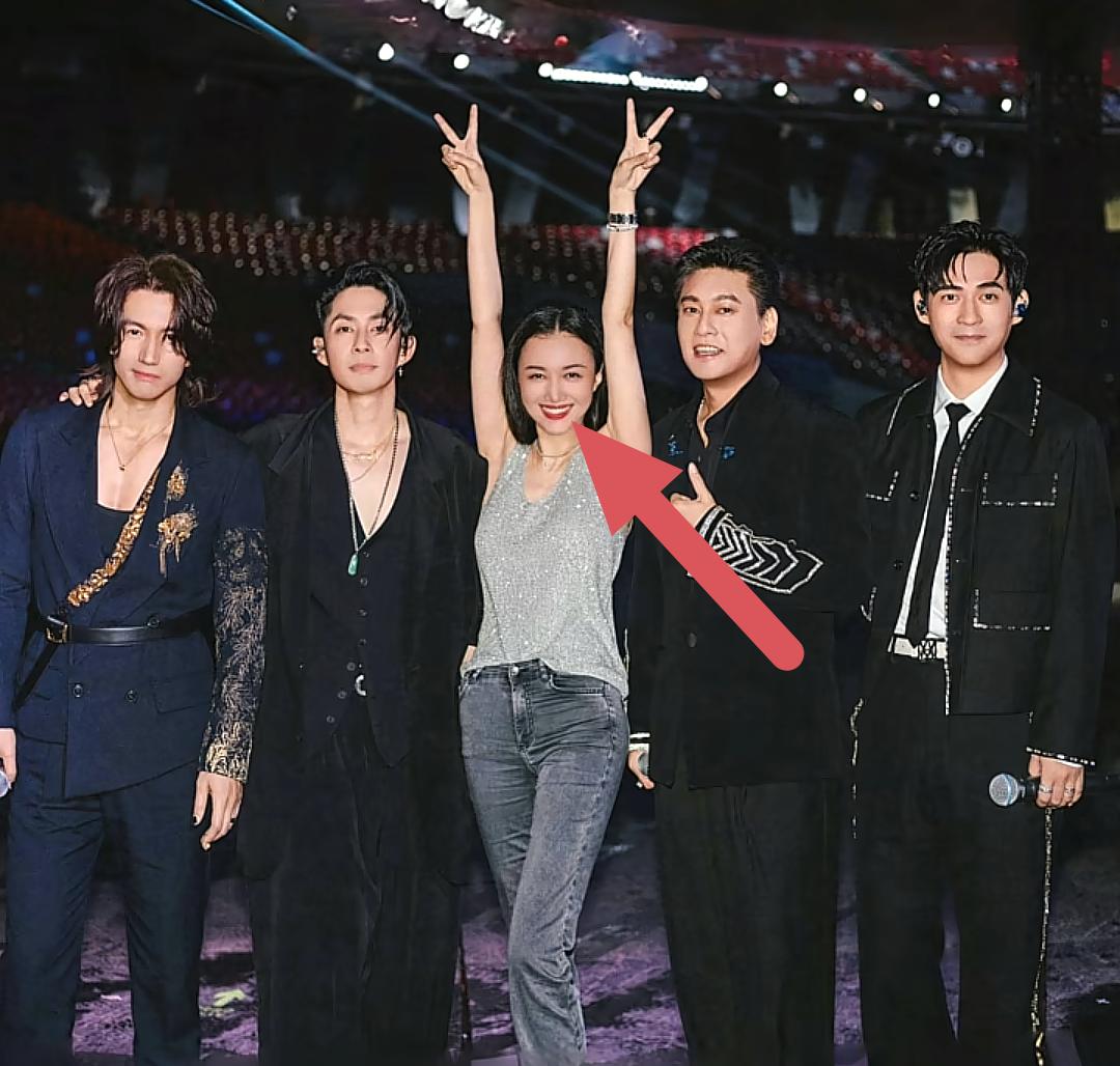 现在最慌的人应该就是朱孝天的妻子韩雯雯了吧，不是担心朱孝天被骂了，也不是没钱