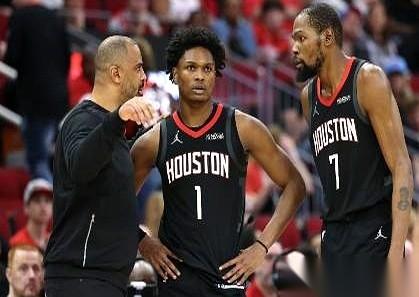 赢了，但又好像没完全赢。讲真的，今天这场球，感觉就是杜兰特和申京这两个“爹”，