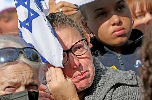 打了40天，烧了上百亿美元，阵亡了数百人，以色列人最后发现自己啥也没捞着。以色列