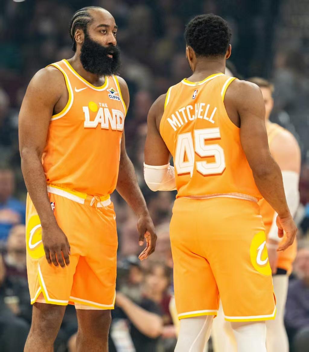 双核齐爆发，骑士拆魔术魔术一波6连败紧跟热火步伐，彻底从季后赛跌入附加赛区；最