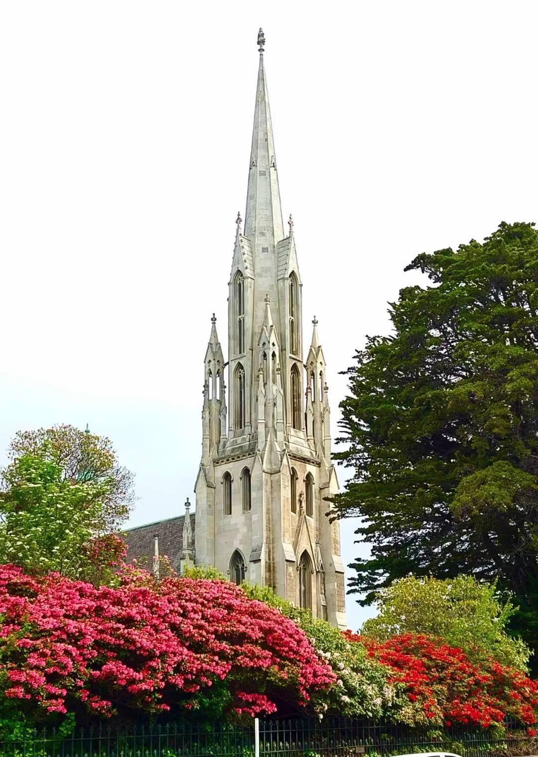 分享一张美丽的风景照新西兰，拉纳克城堡。
