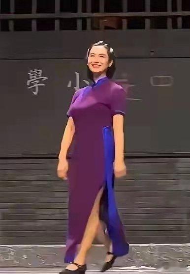 朱茵除了脸蛋好看，这身材，这气质，这衣品真的让人一言难尽。​​​