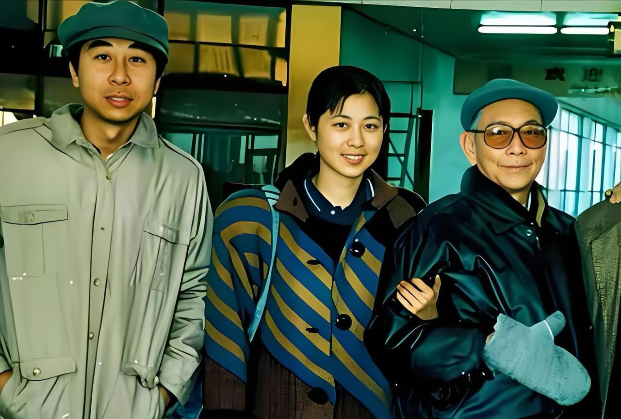 #老照片#1988年，时年31岁的相声演员冯巩，与29岁的著名主持人倪萍，