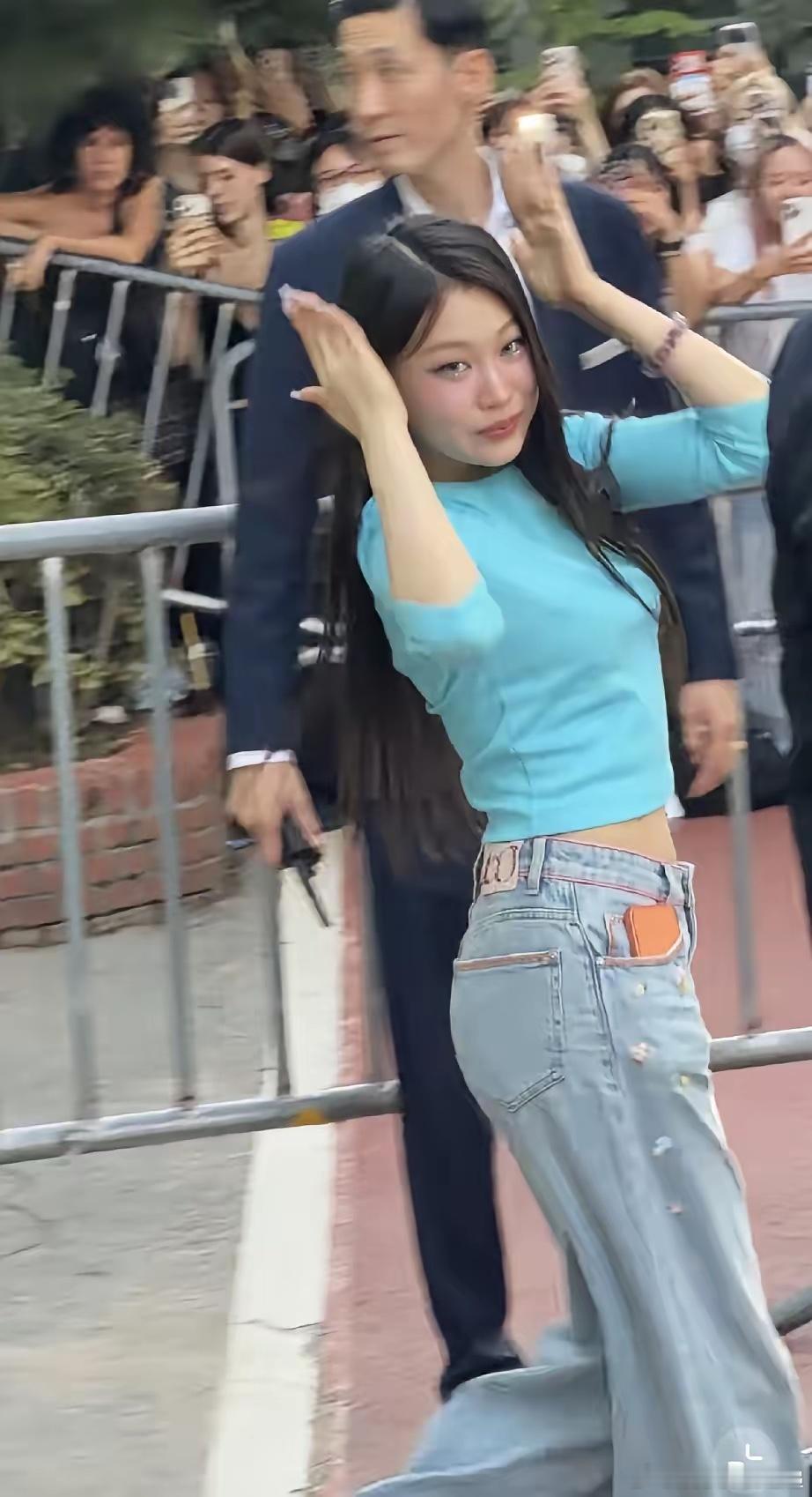 小沈阳女儿沈家佳润铁了心要走韩国kpop女爱豆路线，奈何她颜值身材以及唱跳实力都