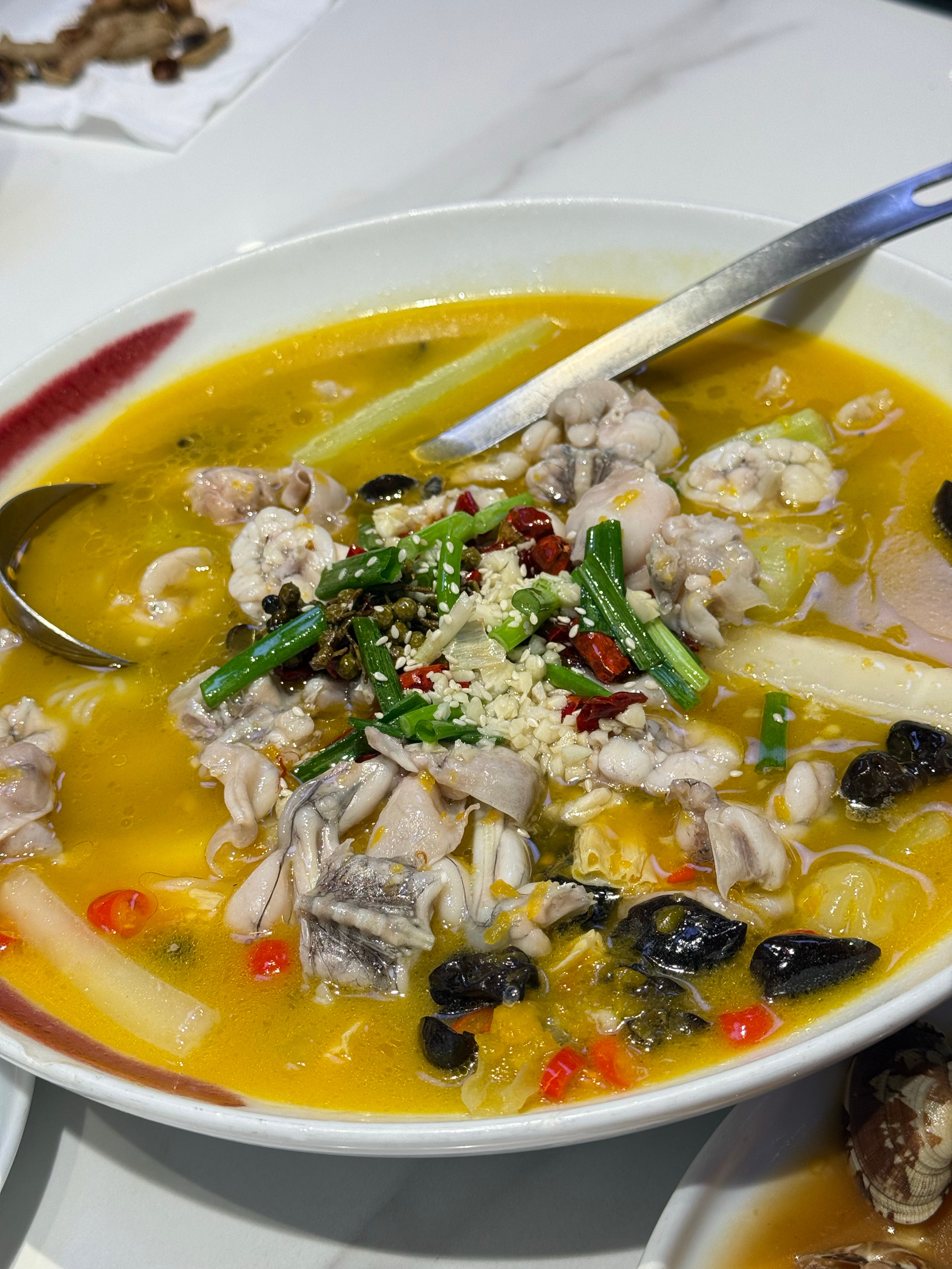 你们晚上吃啥？这泡椒田鸡真是下饭，吃了两碗米饭