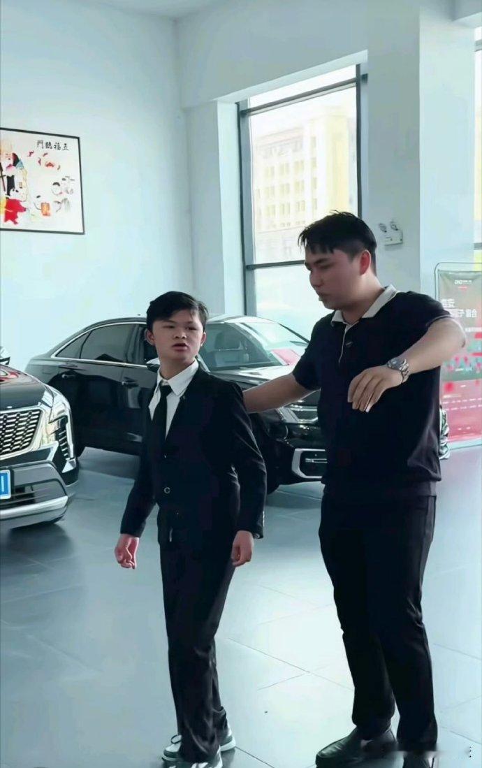小的去买车了老的去跑外卖了也是一个轮回