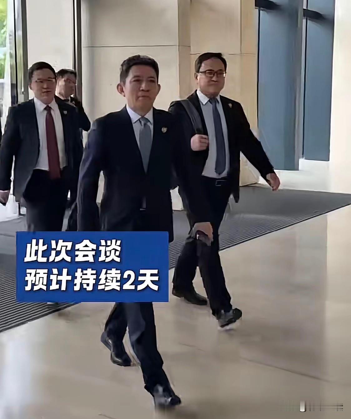 这个中国男人，让美财长骂不赢、躲不掉、干着急、失了态他是美财长这辈子躲不过的