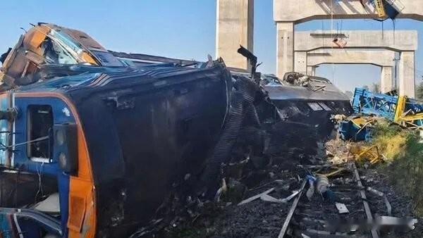 泰国在建高铁起重机砸中列车至少22死79伤周三（1月14日），泰国东北部发