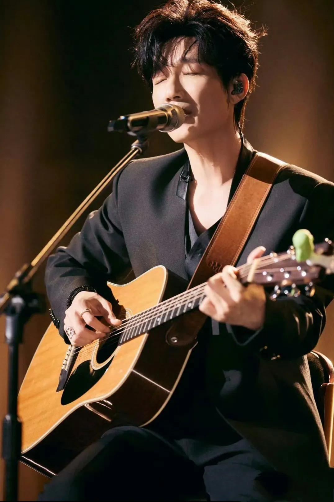 陈楚生《歌手2025》第七期选曲惊艳，以《大梦》演绎叙事民谣新高度在《歌手2