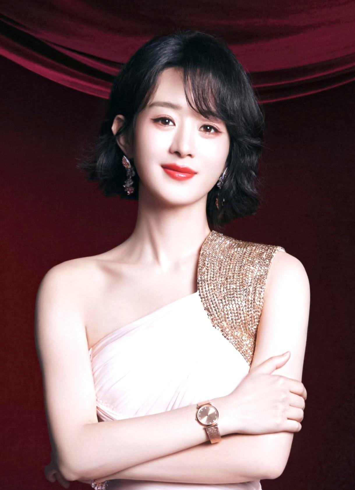 赵丽颖那张脸，凭什么能赚走几个亿？王晶一句话，揭露了娱乐圈最残酷的真相。她圆