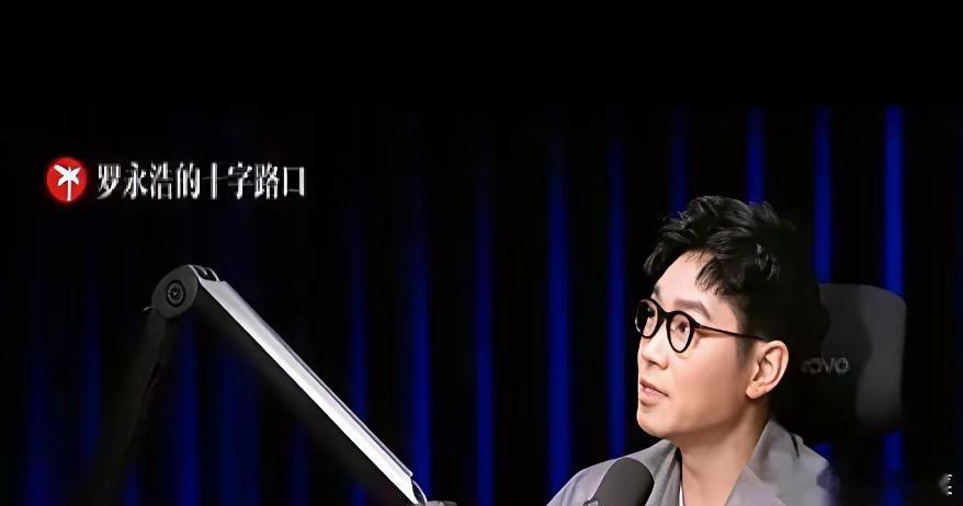 大鹏那部《煎饼侠》，票房11.6个亿。他翻遍了合同，一分钱分成都没写。公司账本摊