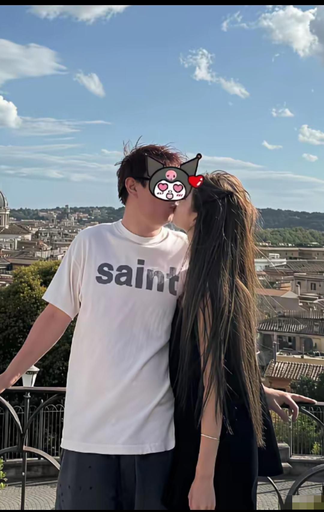 王撕聪最近在韩国正忙着和众多女性朋友一起吃饭，逛街，游玩，天天游山玩水，忙的不亦