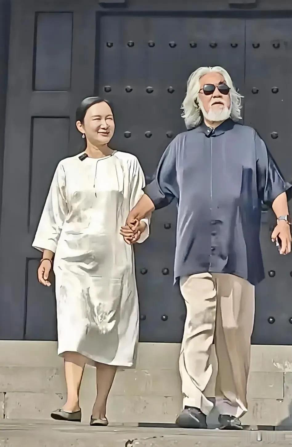 43岁杜星霖为张纪中生了3个孩子，从怀孕,生产,哺乳,大量气血消耗。加上新陈代谢