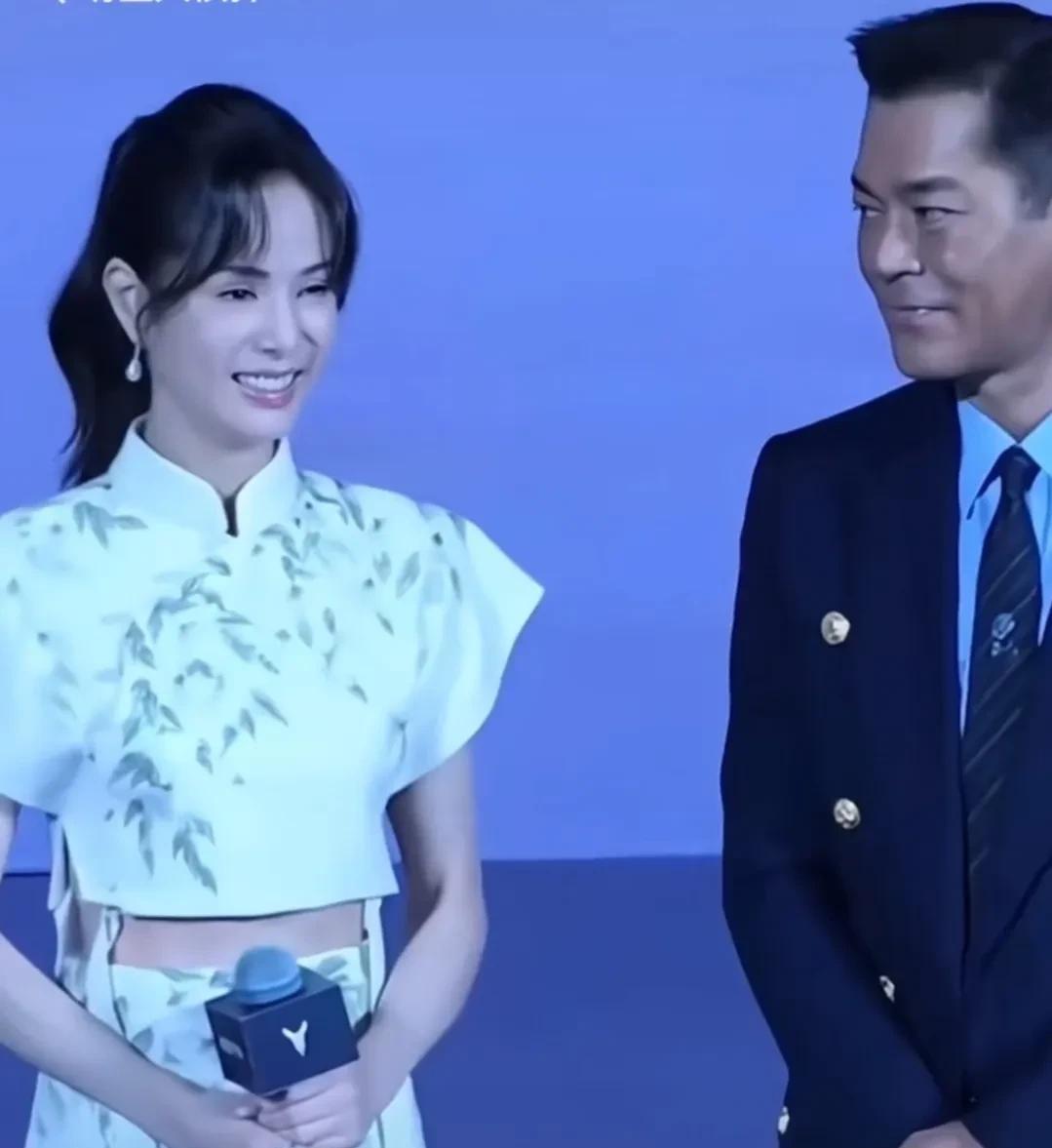 时隔30年，60岁的姑姑还是那么美，过儿倒是老了好多。雪藏10多年的小龙女
