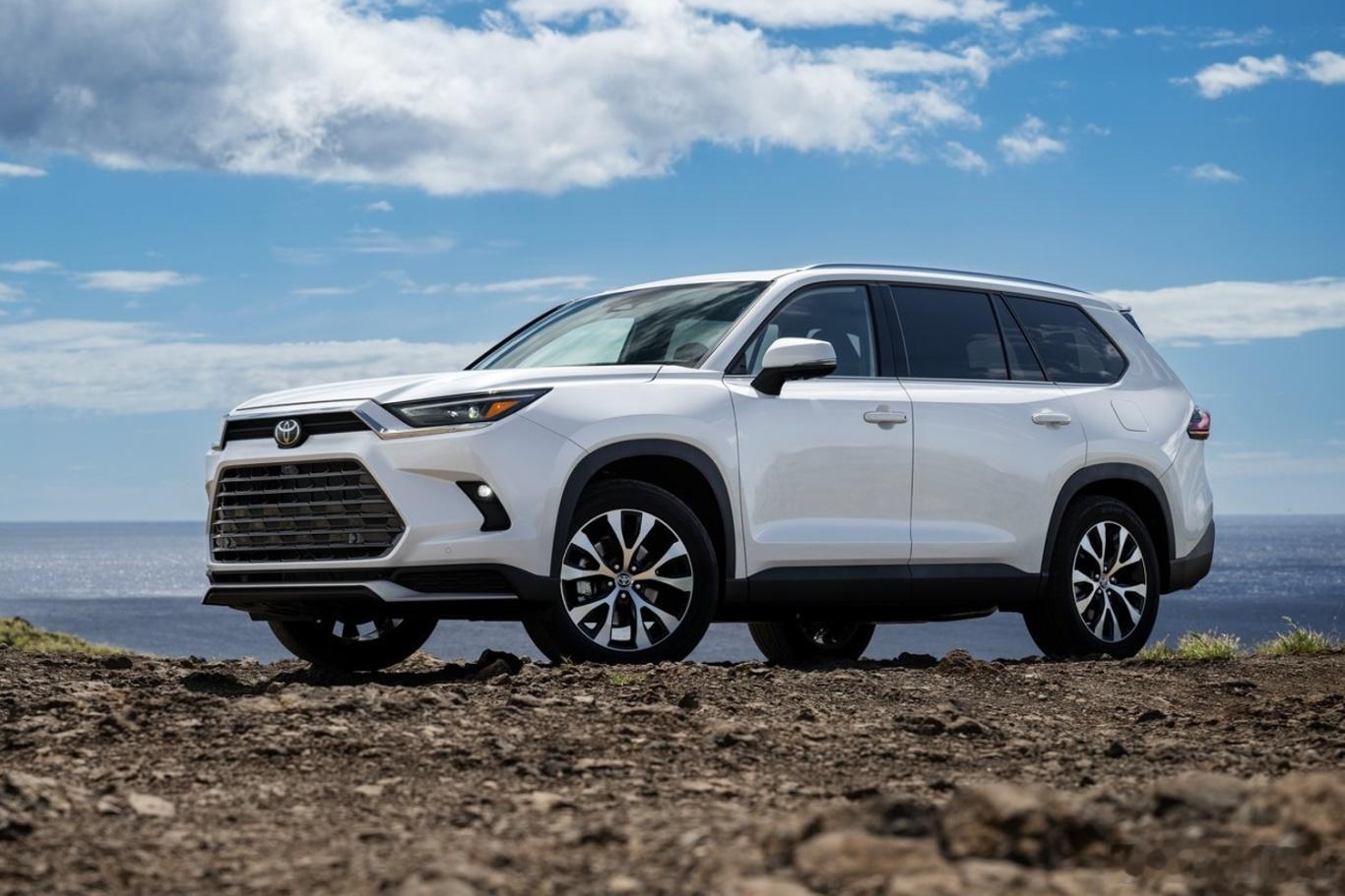 丰田的预告图又放出来一张，看来这个纯电SUV车型bZLarge/bZ5X最终会