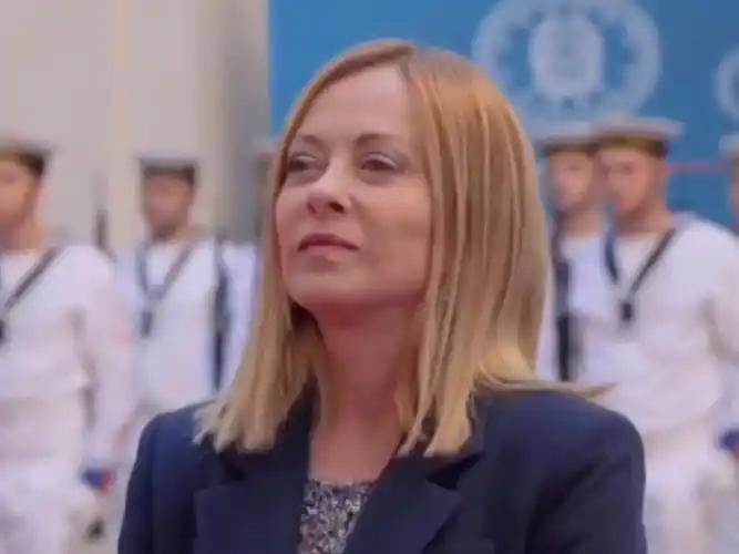 曾经刷到个视频，很多欧洲人不敢来中国玩的理由让人想不到：怕自己出门的时候，房子被