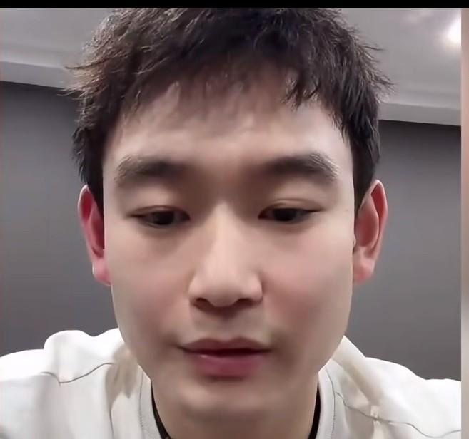 必须给刘丁硕点赞，三观和人品真的太赞了。昨晚刘丁硕直播的时候说自己的流量全是王楚