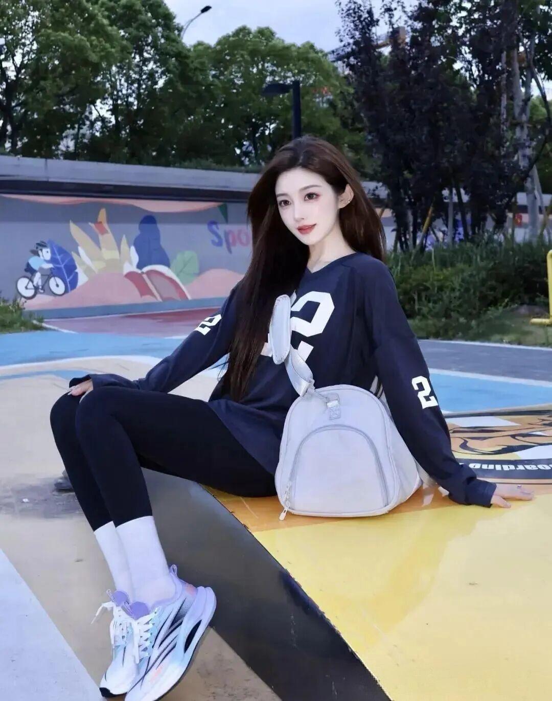 运动系小姐姐
