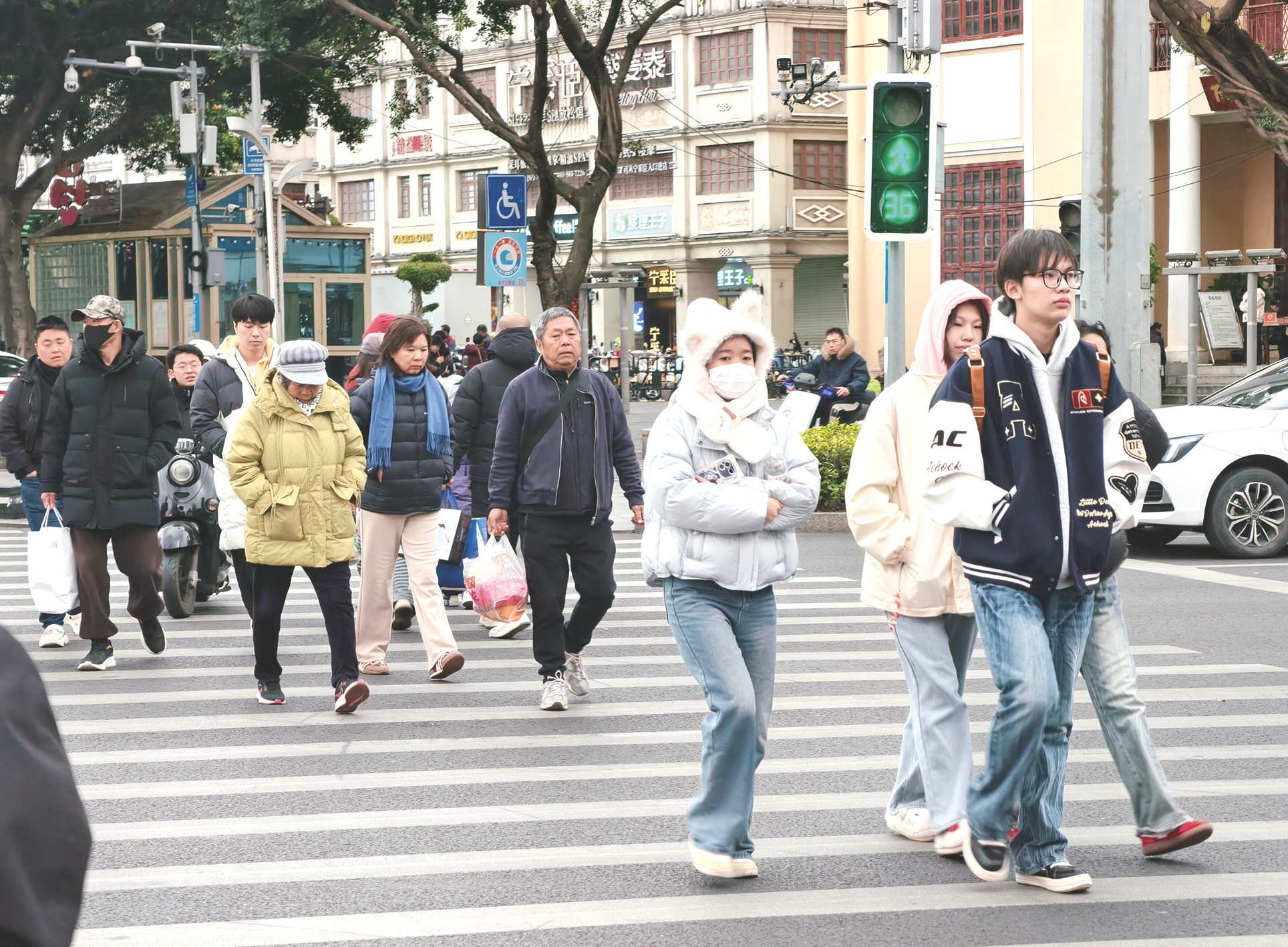 “回南天”短暂登场 天气坐上“过山车”