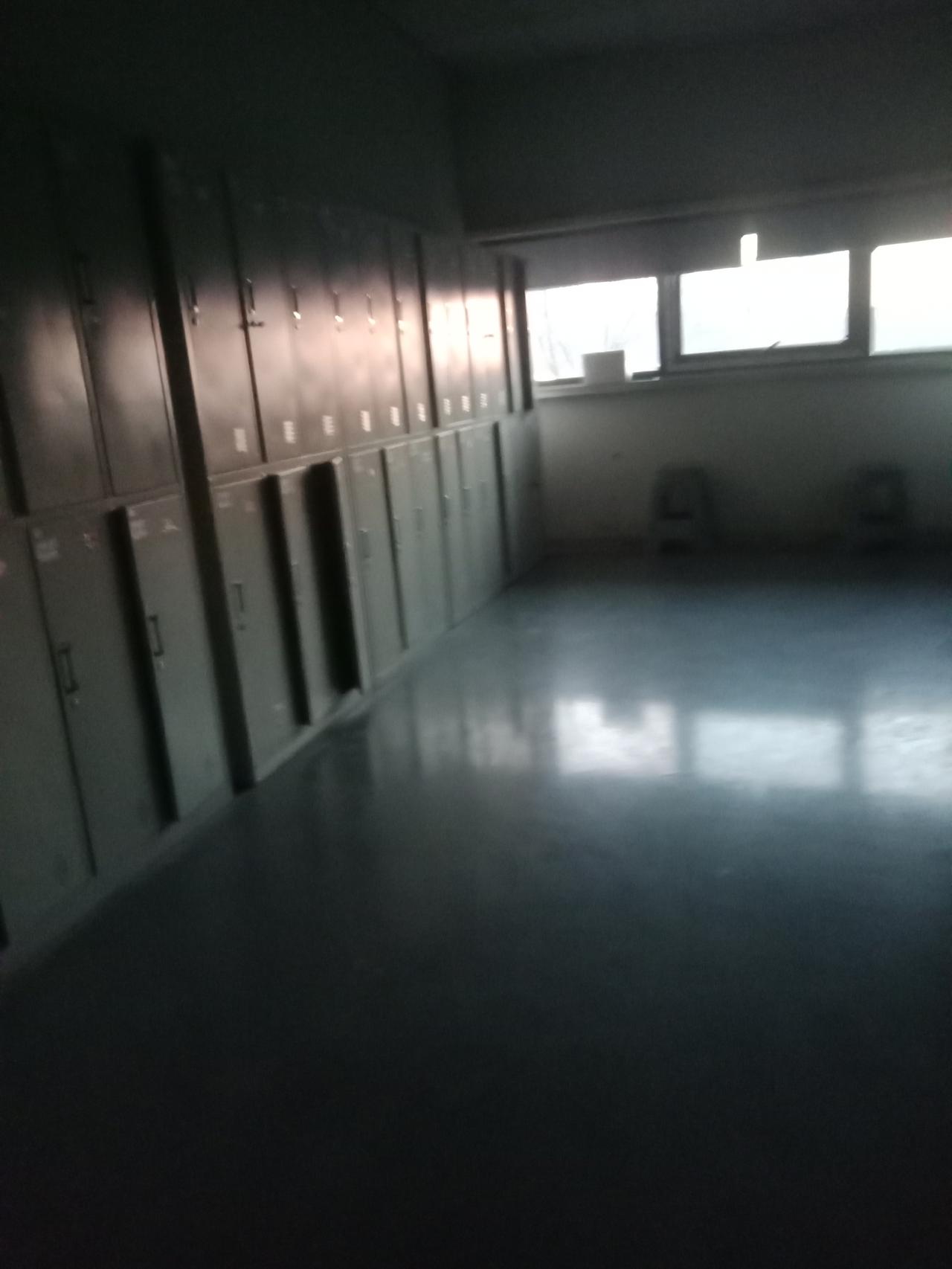 公司8点上班我7点10分到了，竟然一个人还么有看来是我来的太早了啊，现在的人