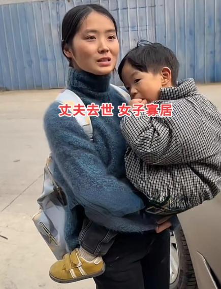 四川这事挺唏嘘。女子26岁，五年前和男友恋爱并怀孕，原本说好结婚，结果男方回家后