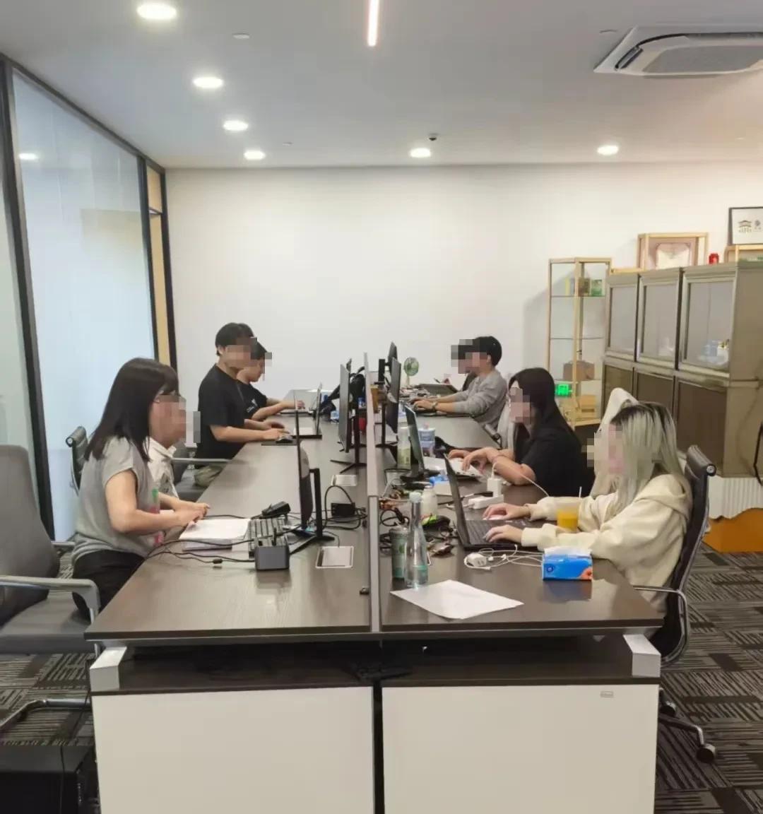 受“假装上班有限公司”的启发，我准备开一家“真来上班有限公司”，想和“假装上班有